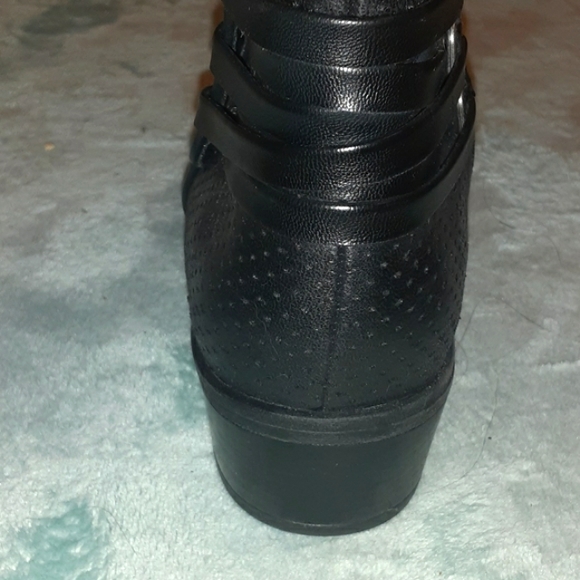 Baretraps black Gineva boot w/ western ruching NWOT: size 9 - Picture 8 of 9